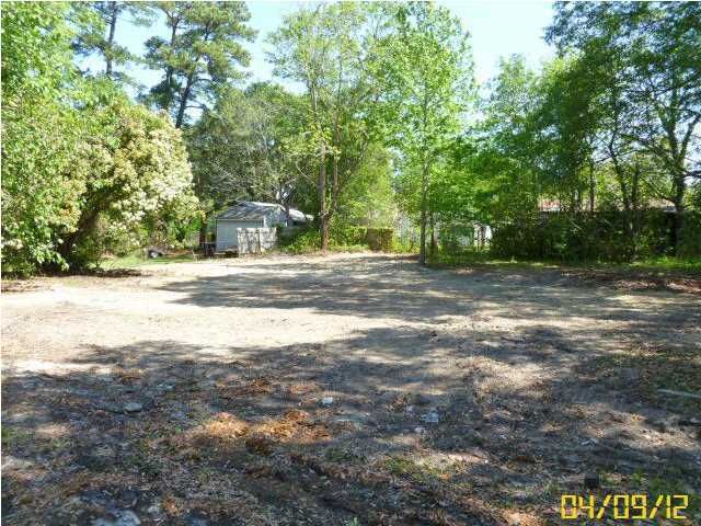 6032 Tampa St, Hanahan, SC 29410
