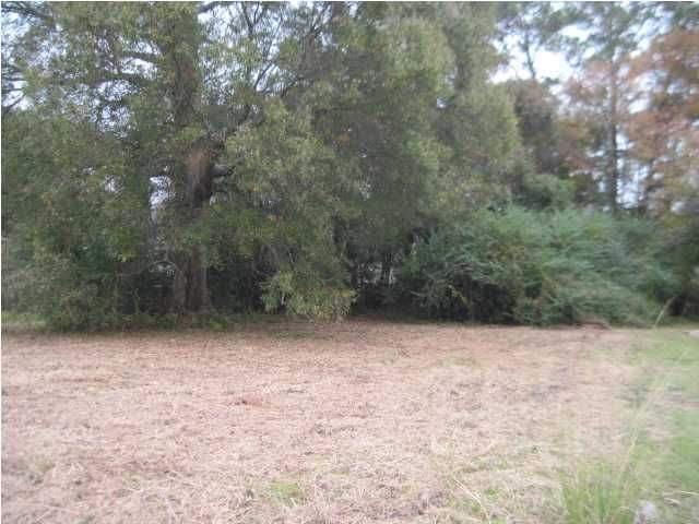 13 Oakcrest Dr, Charleston, SC 29412