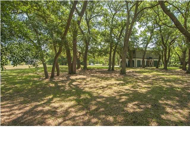 1562 Periwinkle Dr, Mount Pleasant, SC 29466