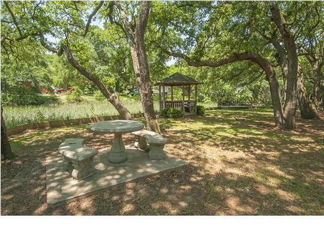 1562 Periwinkle Dr, Mount Pleasant, SC 29466