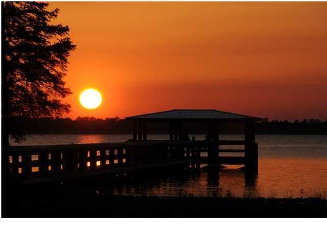 101 Waters Edge Ln, Pinopolis, SC 29469