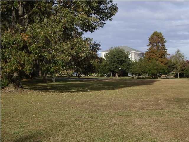 1524 Headquarters Plantation Dr, Johns Island, SC 29455