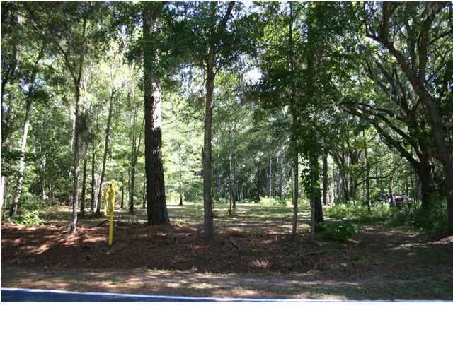 8166 Red House Rd, Edisto Island, SC 29438
