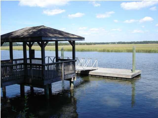 8908 Palmetto Rd, Edisto Island, SC 29438
