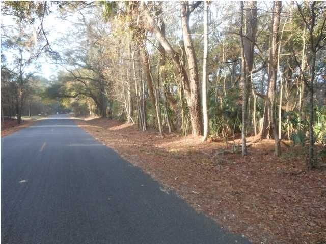 8036 Cedar Hall Rd, Edisto Island, SC 29438