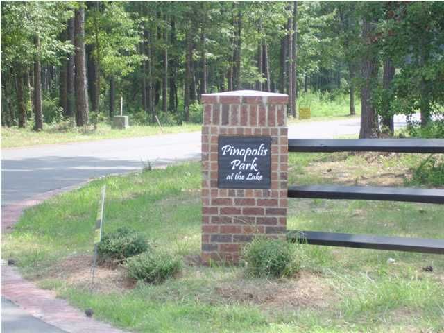 3 Pinopolis Park Dr, Moncks Corner, SC 29461