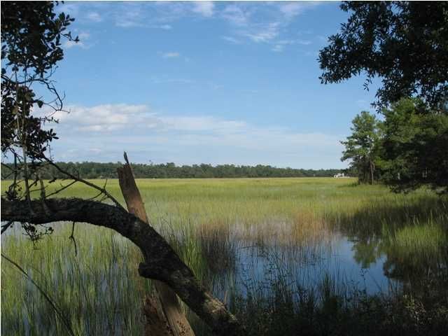 606 E Hobcaw Dr, Mount Pleasant, SC 29464