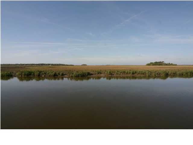 8949 Sandy Creek Rd, Edisto Island, SC 29438