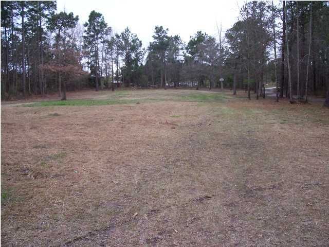 108 Pot Hole Ln, Bonneau, SC 29431