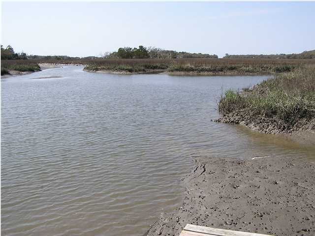 8723 Peters Point Rd, Edisto Island, SC 29438