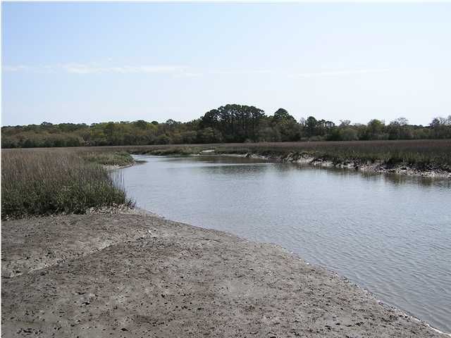 8723 Peters Point Rd, Edisto Island, SC 29438