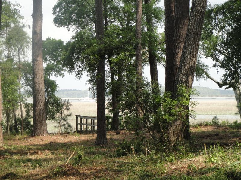 6946 Bears Bluff Rd, Wadmalaw Island, SC 29487