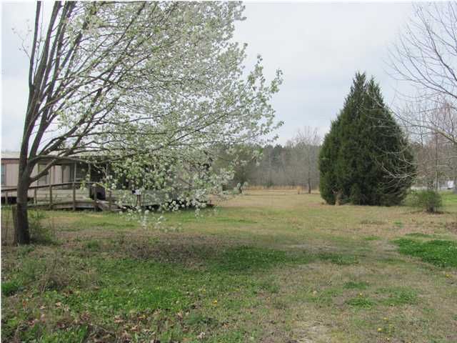 647 Crawford Rd, Bonneau, SC 29431