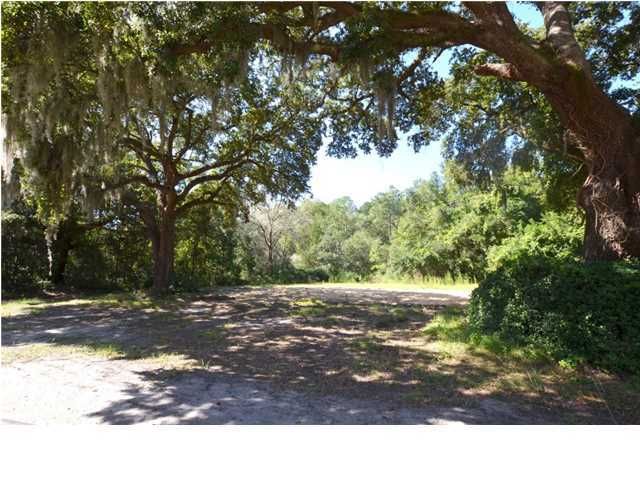 1061 Pinckney St, Mcclellanville, SC 29458