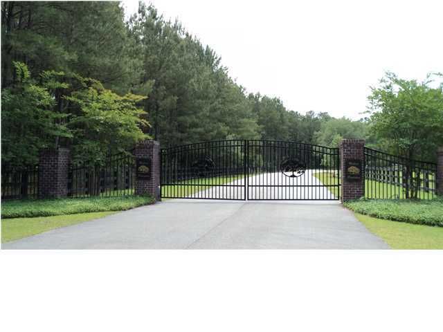 7 Angel Oak Dr #A, Bonneau, SC 29431
