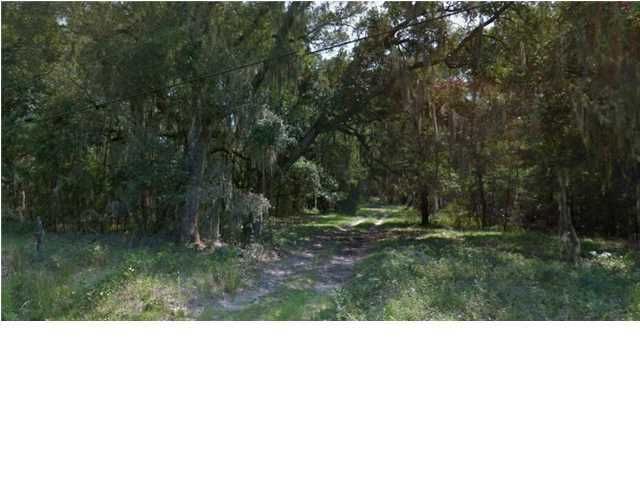 7015 Maybank Hw, Wadmalaw Island, SC 29487