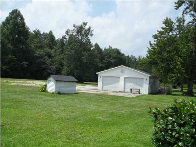 742 Nancys Pl, Ridgeville, SC 29472