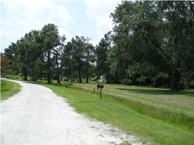 742 Nancys Pl, Ridgeville, SC 29472
