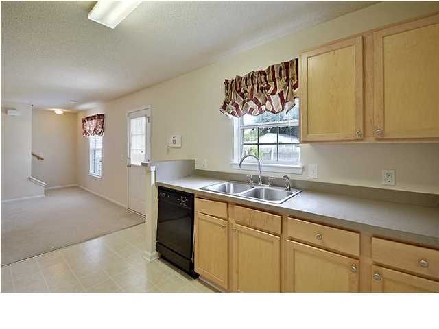 102 Tulipwood Ct, Moncks Corner, SC 29461