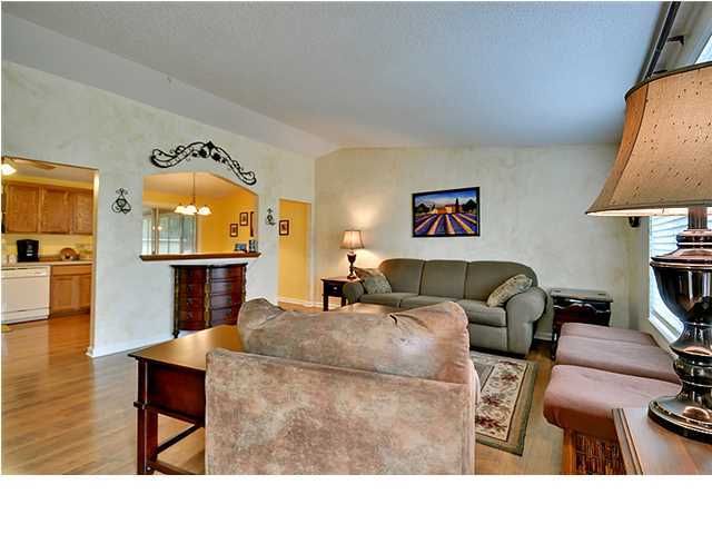 4910 Amberwood Ln, North Charleston, SC 29418