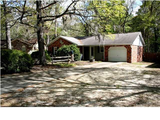 135 Highland Ave, Summerville, SC 29483