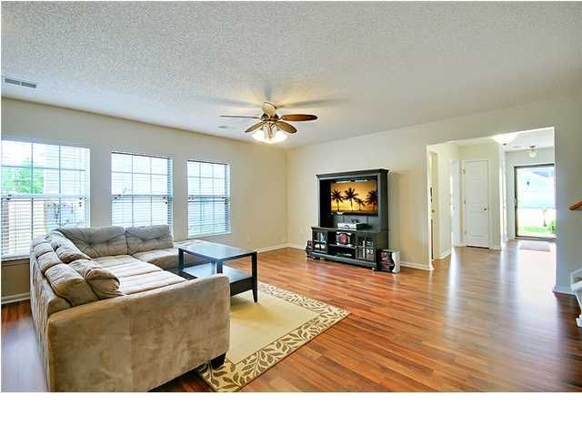 141 Thistle Rd, Goose Creek, SC 29445