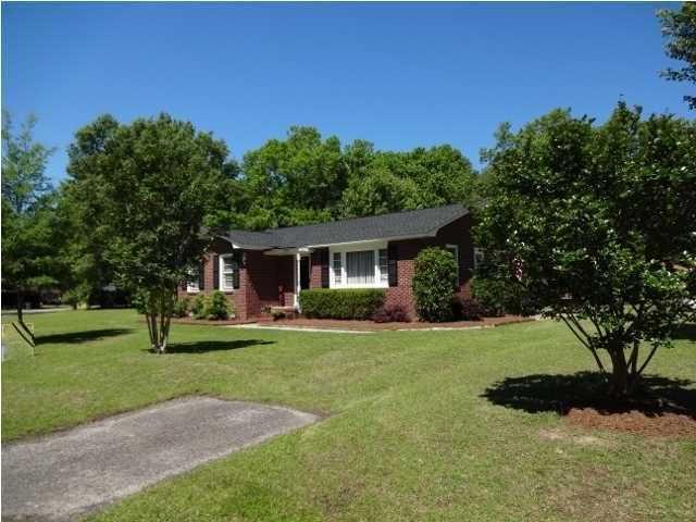 2726 Star Dr, Charleston, SC 29406