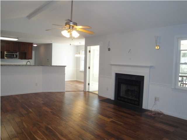 537 W Wimbledon Dr, Charleston, SC 29412
