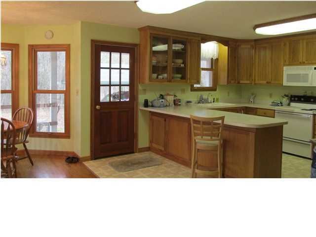 110 Deloris Ln, Bonneau, SC 29431