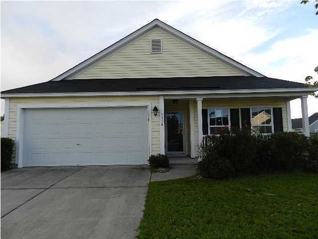 1134 Moss Grove Dr, Moncks Corner, SC 29461
