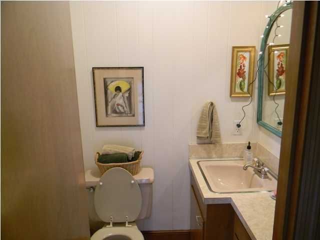 209 Country Club Blvd, Summerville, SC 29483