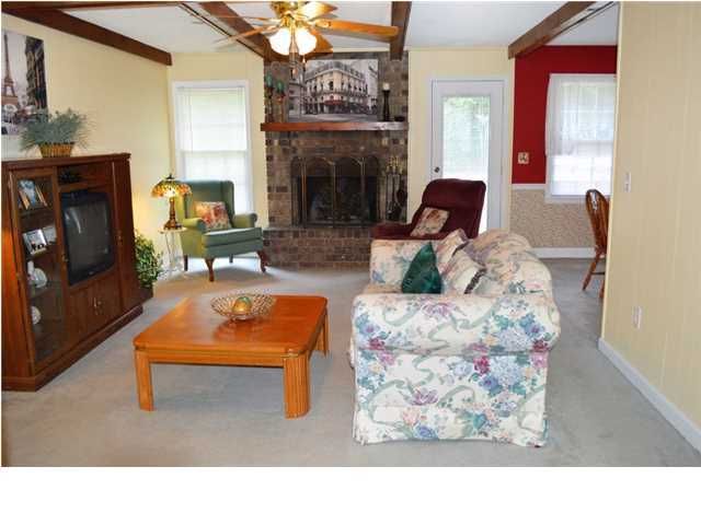 109 Maple Dr, Summerville, SC 29485