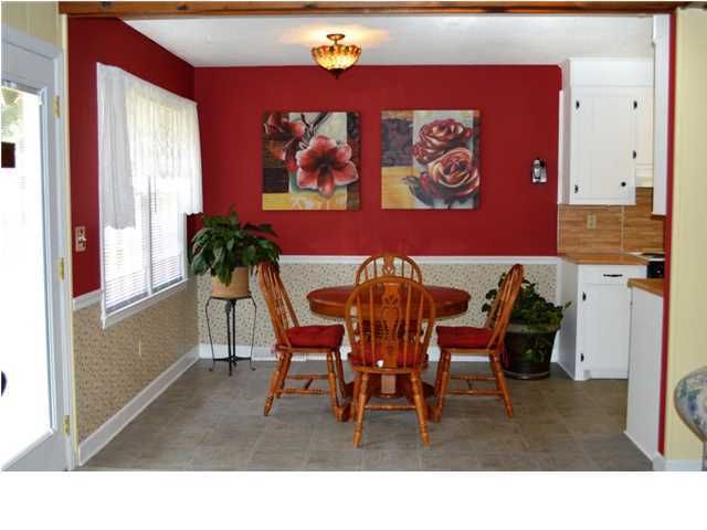 109 Maple Dr, Summerville, SC 29485