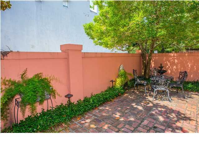 38 Wentworth St, Charleston, SC 29401