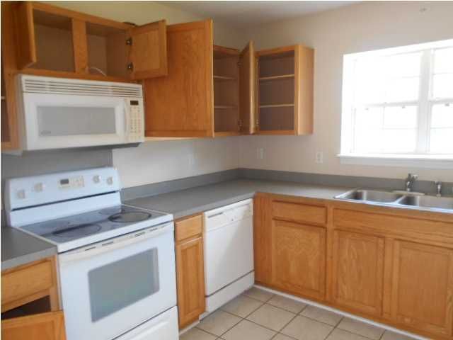 1142 Peninsula Cove Dr, Charleston, SC 29492