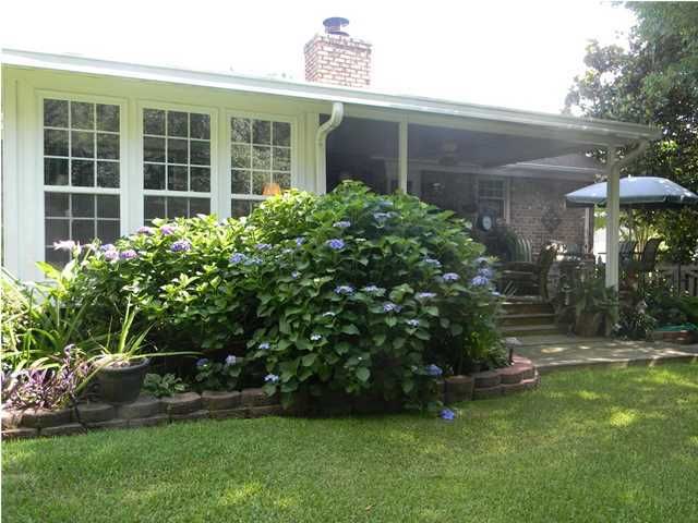 100 Nathan Dr, Summerville, SC 29483