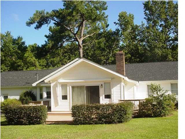 201 Almond St, Pinopolis, SC 29469