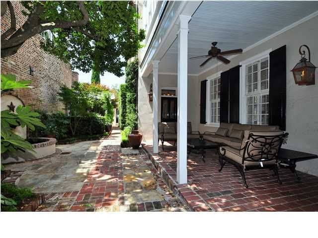 25 State St, Charleston, SC 29401