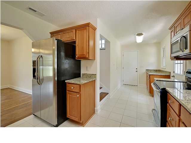 8458 Delhi Rd, North Charleston, SC 29406