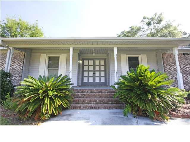 1130 Rosemead Rd, Mount Pleasant, SC 29464
