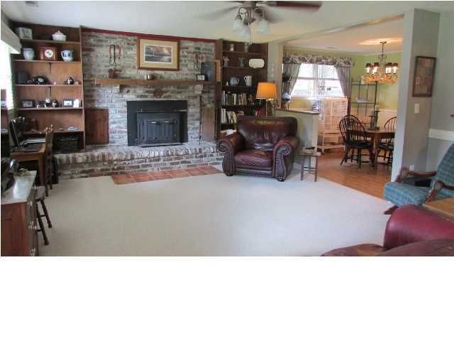 5944 Willard Dr, Hanahan, SC 29410