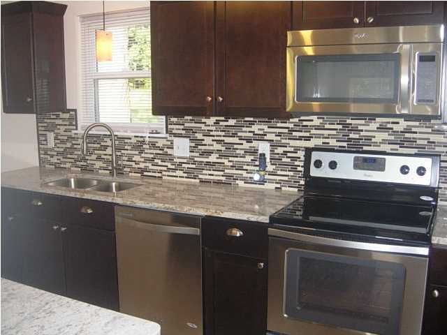 220 Gippy Dr, Summerville, SC 29483