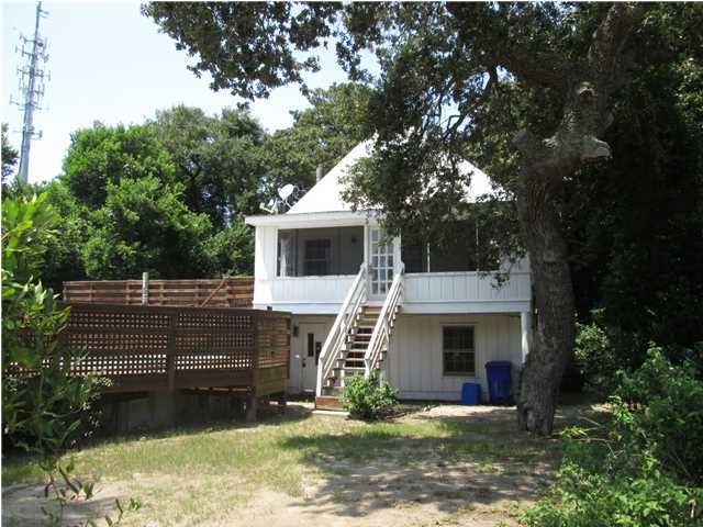 518 E Cooper Ave, Folly Beach, SC 29439