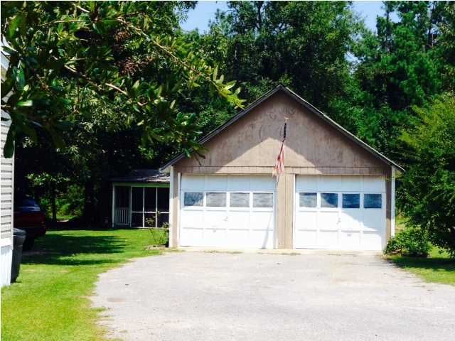 2916 Santee River Rd, Saint Stephen, SC 29479