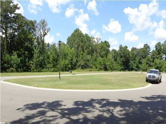 9 Hyde Park Village Ln, North Charleston, SC 29405