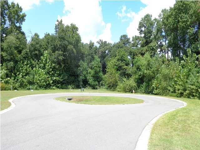 1 Hyde Park Village Ln, North Charleston, SC 29405