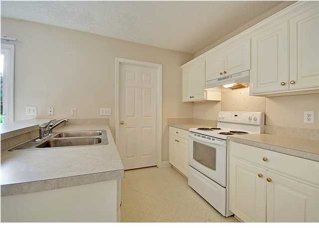 1405 Dove Run Dr #B, Charleston, SC 29412