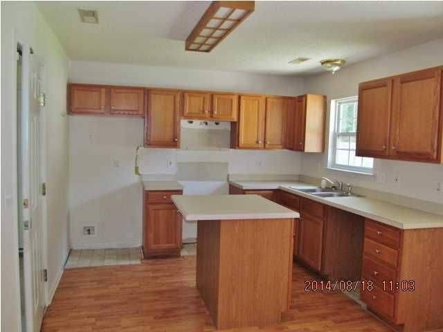 106 Cross Tie Ct, Summerville, SC 29483