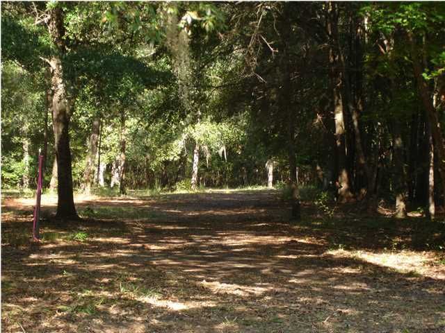 5 L Estates Rd, Ravenel, SC 29470