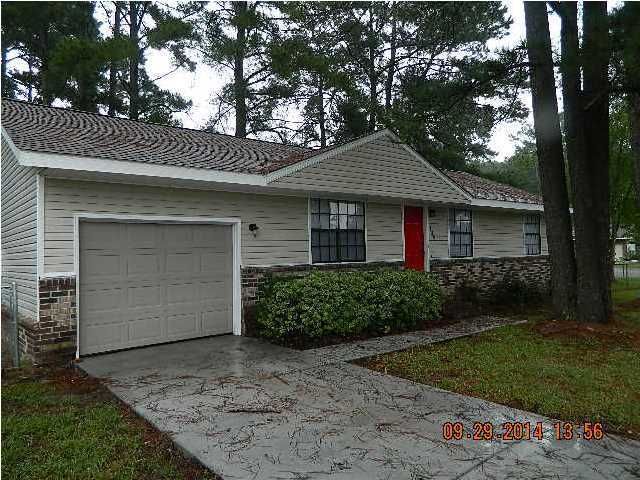 135 Heather Dr, Summerville, SC 29483